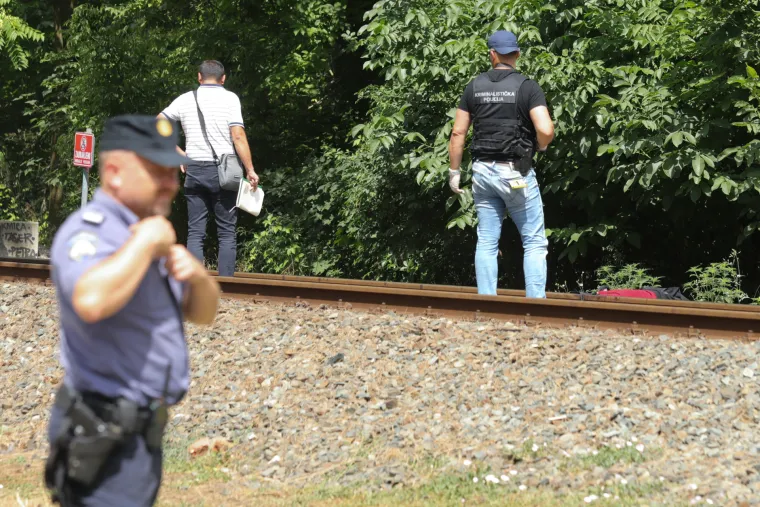 Policijski očevid u Osijeku nakon otkrića tijela mrtvog muškarca bez glave kod željezničke pruge