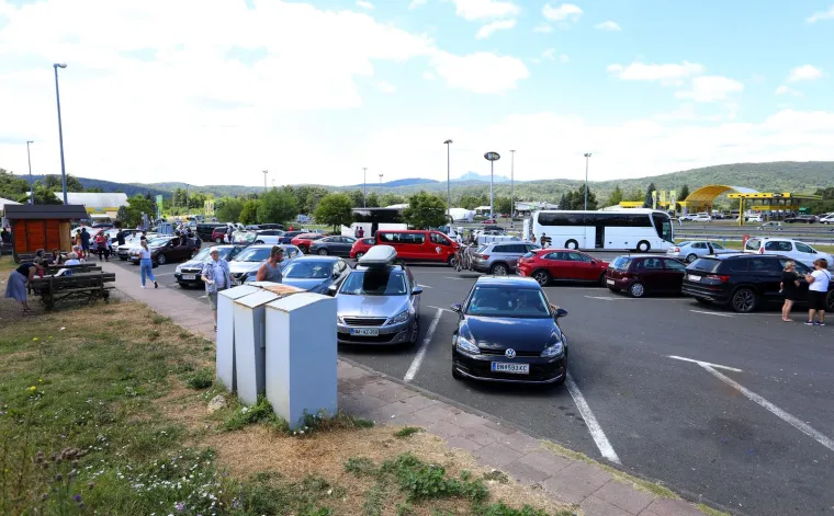 Torcida&scaron;i se zaustavili na poznatom odmori&scaron;tu, interventna sve nadzire