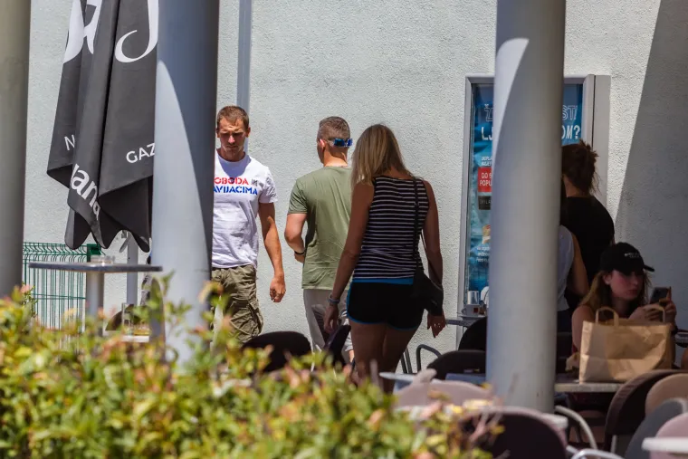 Hajdukovi navijači na putu do Zagreba u dru&scaron;tvu interventne policije