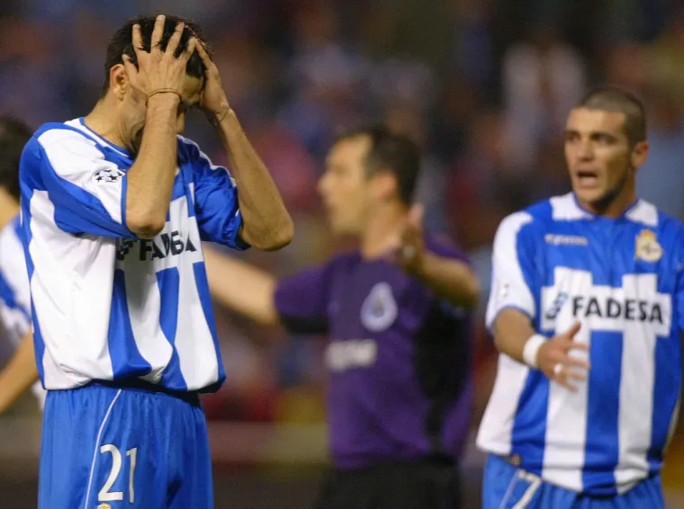 Deportivo la Coruna platio je sličan ceh kao i Sampdorija nakon &scaron;to se susreo s Hajdukom u sezoni 2008./2009. &Scaron;panjolci su pro&scaron;li dalje, a iz Primere su ispali 2013. godine. Neko su vrijeme plesali između prvog i drugog ranga &scaron;panjolskog nogometa no negativna spirala ih je neumorno gurala prema dolje te danas igraju u trećoj &scaron;panjolskoj ligi.