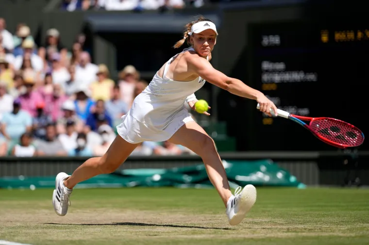 Veličanstvena Jelena Ribakina osvojila Wimbledon: Lijepa i hrabra Kazahstanka briljirala i van terena; 'Da nije bilo mojih roditelja, ne bi bilo ni mene'