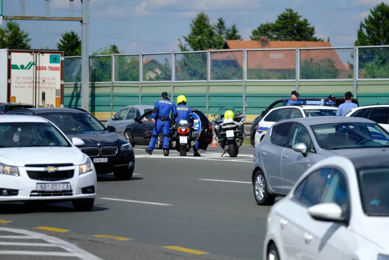 Ovako izgleda prihvat navijača Hajduka na Lučkom: I helikopter je u zraku