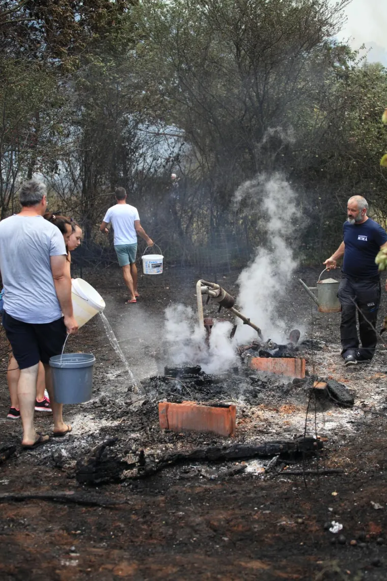 Hrabri Puljani srčano se bore da ugase požare koji bjesne na vi&scaron;e mjesta u gradu