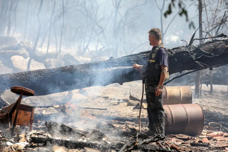 Hrabri Puljani srčano se bore da ugase požare koji bjesne na vi&scaron;e mjesta u gradu