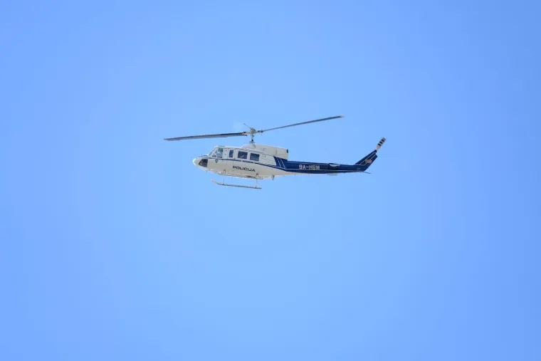 Opsadno stanje prije Superkupa na pustim ulicama Zagreba; Zračne snage nadziru epicentar događaja, interventne kao u priči