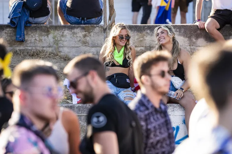 Počela je druga noć Ultre, pogledajte kakve scene obilaze svijet: Stigli su i svećenici...