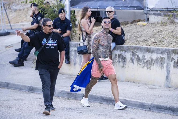 Počela je druga noć Ultre, pogledajte kakve scene obilaze svijet: Stigli su i svećenici...