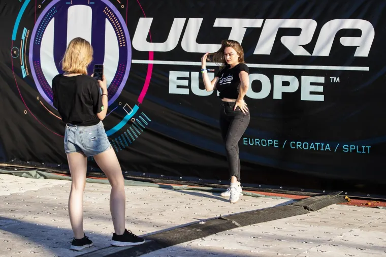 Počela je druga noć Ultre, pogledajte kakve scene obilaze svijet: Stigli su i svećenici...