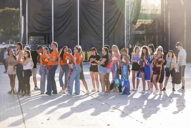 Počela je druga noć Ultre, pogledajte kakve scene obilaze svijet: Stigli su i svećenici...