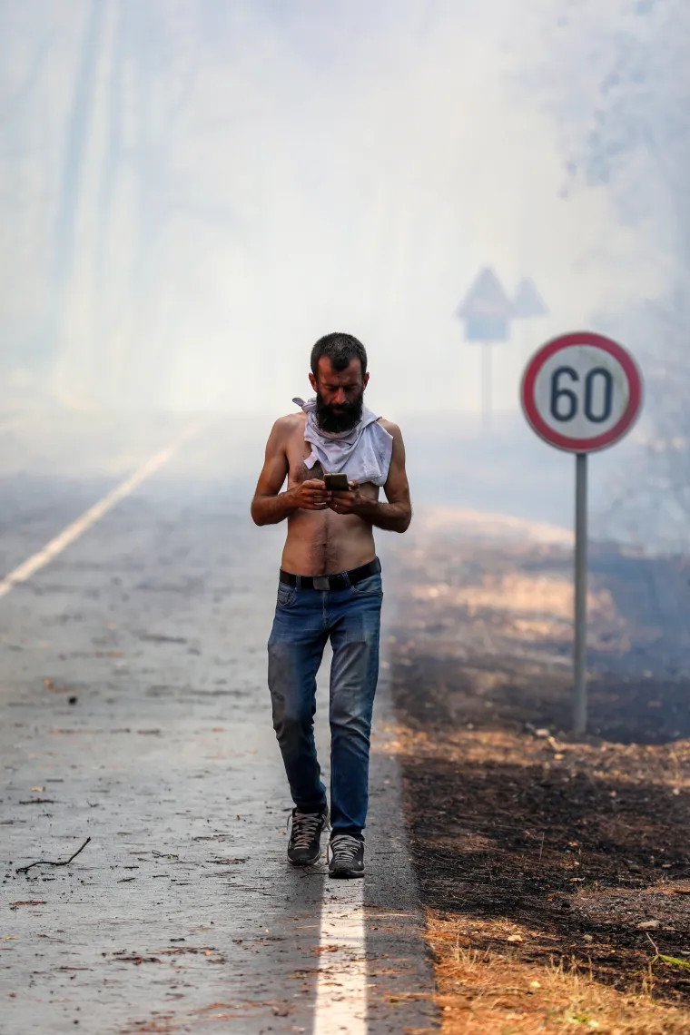 Pulu je od ognja branilo 80 vatrogasaca, 30 vozila, 3 kanadera i hrabri građani opremljeni... pogledajte čime