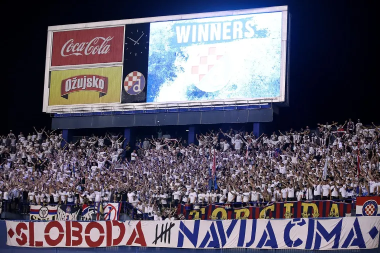 Dinamovci grandiozno proslavili pobjedu nad najljućim rivalom i osvajanje Superkupa