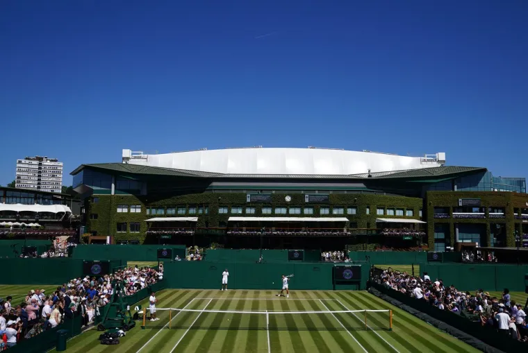 Nova senzacija trenirala s Noletom uoči finala Wimbledona: Kad su čuli da je Mili iz Splita tu s Đokovićem, odmah su nahrupili na teren