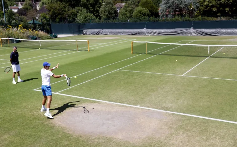 Nova senzacija trenirala s Noletom uoči finala Wimbledona: Kad su čuli da je Mili iz Splita tu s Đokovićem, odmah su nahrupili na teren