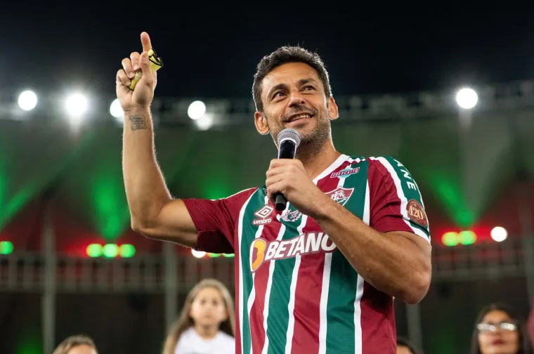 Slavni nogometaš otišao u mirovinu pred prepunim stadionom