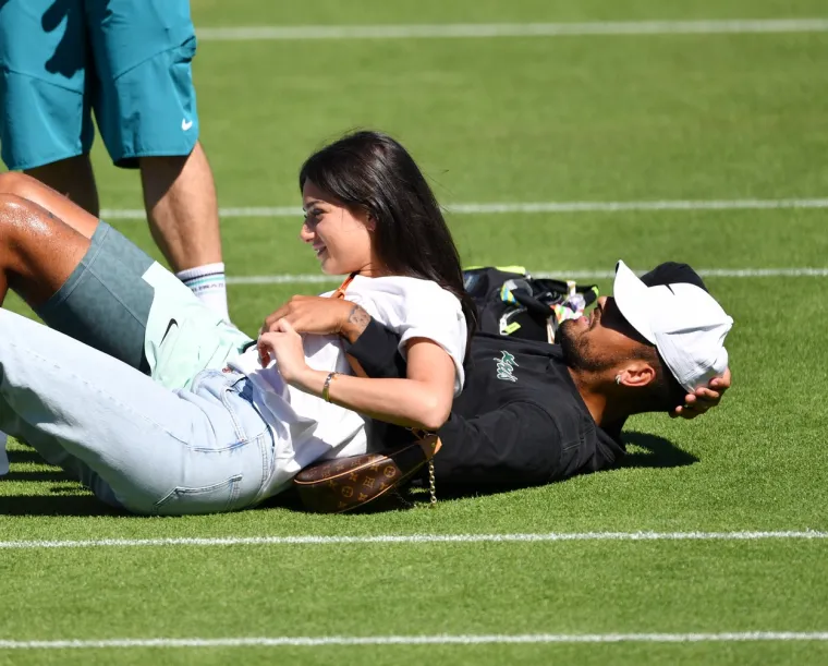Pogledajte što su Kyrgios i njegova zanosna djevojka radili nasred terena u Wimbledonu: Svi su živi buljili u njih