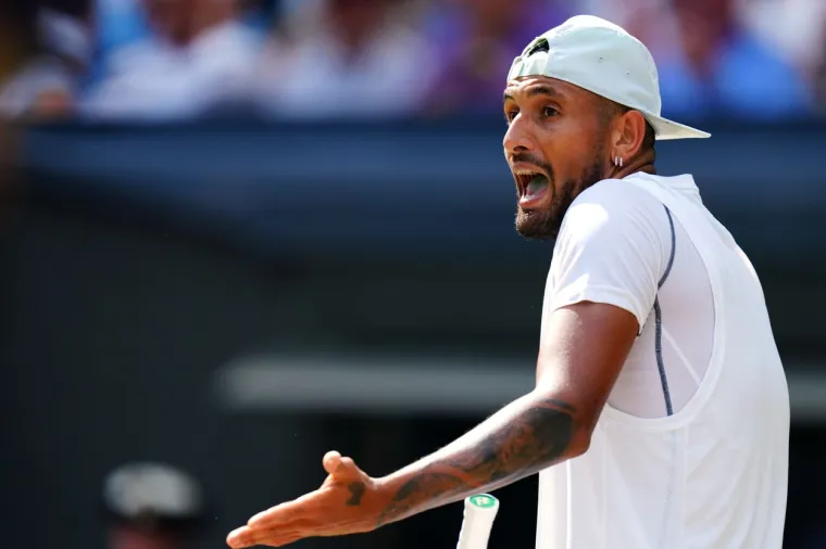 Nick Kyrgios poludio: Prvo poput manijaka urlao na suca, pa onda na oca; 'Osjetim do ovdje da je pijana, popila je valjda 700 pića'
