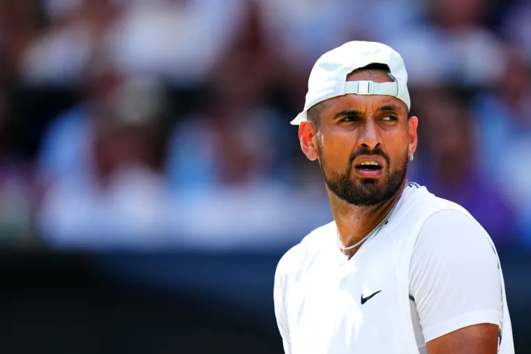 Nick Kyrgios poludio: Prvo poput manijaka urlao na suca, pa onda na oca; 'Osjetim do ovdje da je pijana, popila je valjda 700 pića'