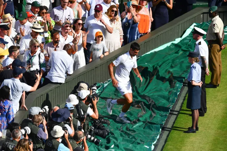 Nedodirljivi Nole! Pogledajte kako je Đoković proslavio novi trijumf na Wimbledonu