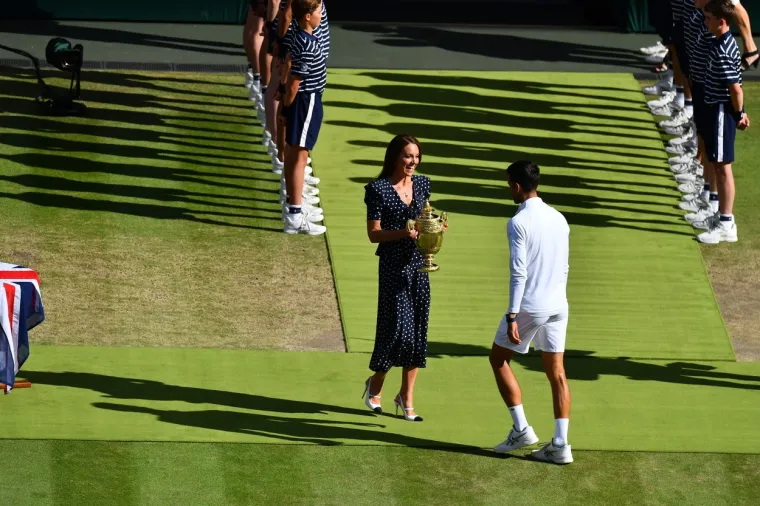 Nedodirljivi Nole! Pogledajte kako je Đoković proslavio novi trijumf na Wimbledonu