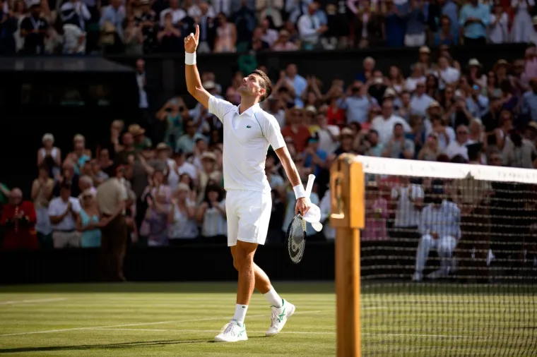 Nedodirljivi Nole! Pogledajte kako je Đoković proslavio novi trijumf na Wimbledonu