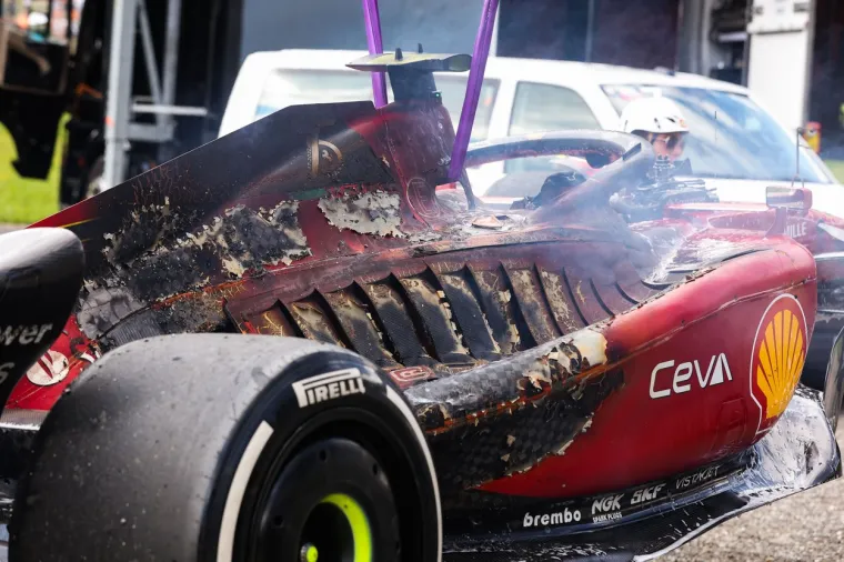 Scena kao u filmu, ovo je mogla biti tragedija; U posljednji trenutak pobjegao iz gorućeg bolida: 'Ne, ne, ne...'