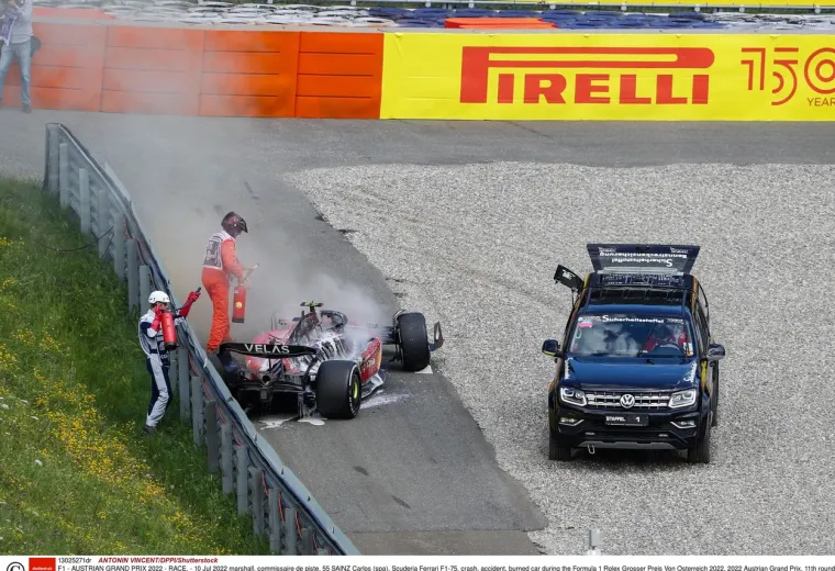 Scena kao u filmu, ovo je mogla biti tragedija; U posljednji trenutak pobjegao iz gorućeg bolida: 'Ne, ne, ne...'