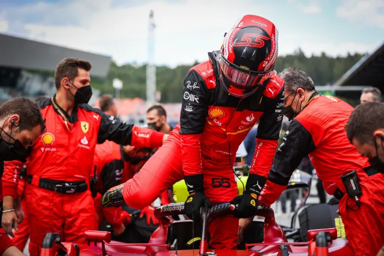 Scena kao u filmu, ovo je mogla biti tragedija; U posljednji trenutak pobjegao iz gorućeg bolida: 'Ne, ne, ne...'