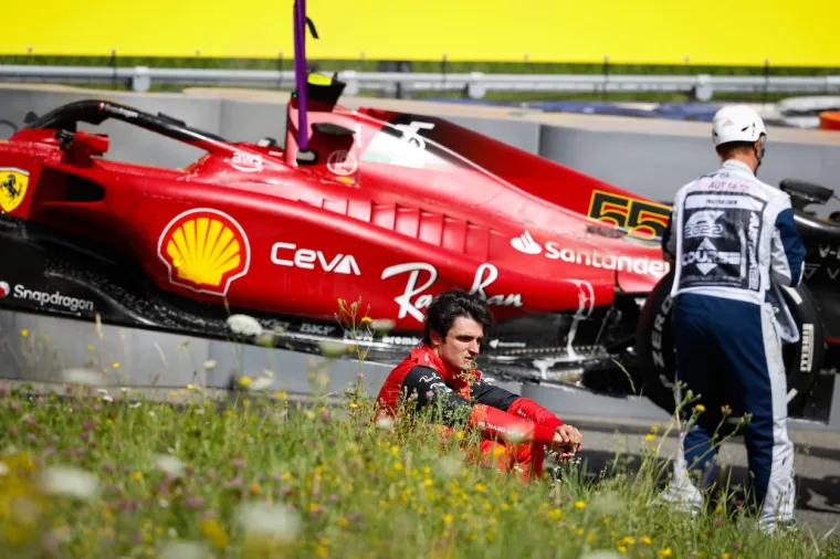 Scena kao u filmu, ovo je mogla biti tragedija; U posljednji trenutak pobjegao iz gorućeg bolida: 'Ne, ne, ne...'
