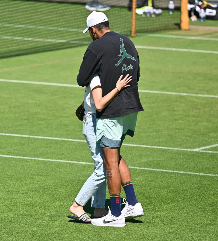 Prekrasna djevojka Nicka Kyrgiosa očarala sve u Wimbledonu: 'Uzbudila ju je prisutnost Toma Cruisea, bila je blizu i kraljevske obitelji'