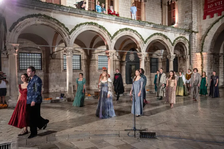 Otvorenje 73. Dubrovačkih ljetnih igara nisu propustili Jandroković i &Scaron;uica, a Plenković je na svečanost poveo i dječicu