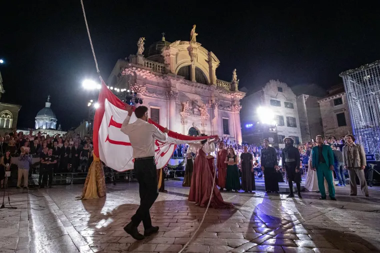 Otvorenje 73. Dubrovačkih ljetnih igara nisu propustili Jandroković i &Scaron;uica, a Plenković je na svečanost poveo i dječicu