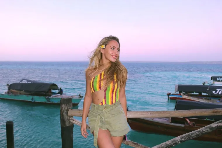 &quot;Ne bih se bunila zapeti na ovom otočiću&quot;, napisala je Albina u opisu ove fotke, a mnogi su joj na Instagramu komentirali da izgleda kao prava, pravcata Barbie. 