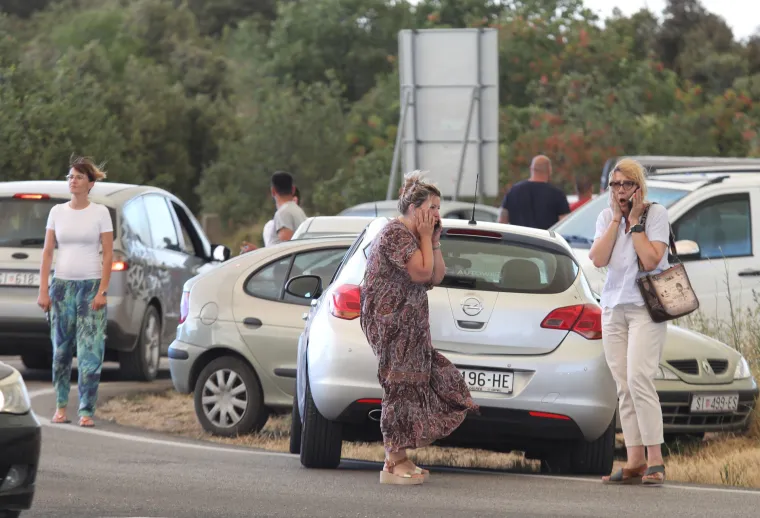 Vatrena stihija hara Dalmacijom: Sve vatrogasne snage su na terenu, vjetar otežava gašenje