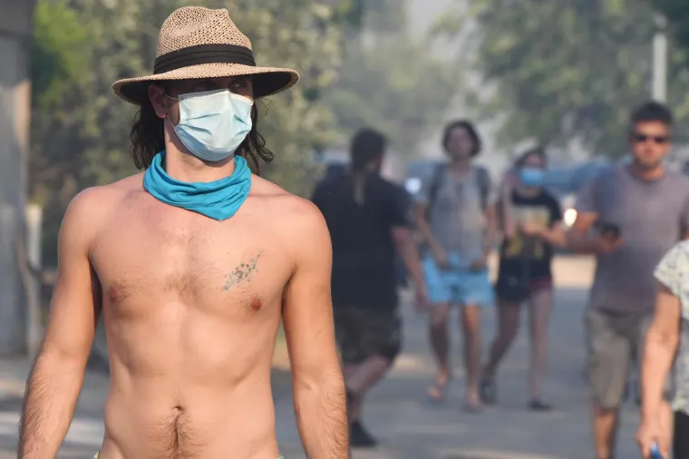 Požar hara Zatonom i okolicom: Neke objekte je zahvatila vatra, stanovni&scaron;tvo je evakuirano