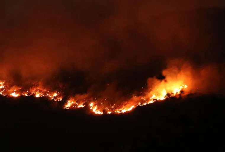 Jaki udari vjetra doveli vatrenu stihiju na brda iznad Zatona