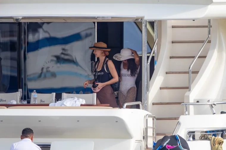 Prijateljica gotovo zasjenila mladenku: Zvijezda Moderne obitelji se udaje, ali ne prije vrućeg tuluma na jahti