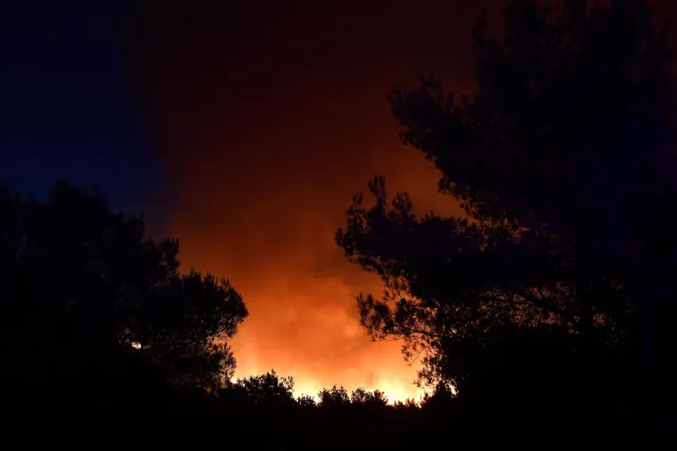 Zastra&scaron;ujući prizori s požari&scaron;ta na &scaron;ibenskom području: Pogledajte &scaron;to je vatrena buktinja ostavila iza sebe