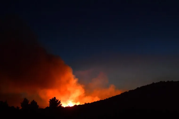 Zastra&scaron;ujući prizori s požari&scaron;ta na &scaron;ibenskom području: Pogledajte &scaron;to je vatrena buktinja ostavila iza sebe