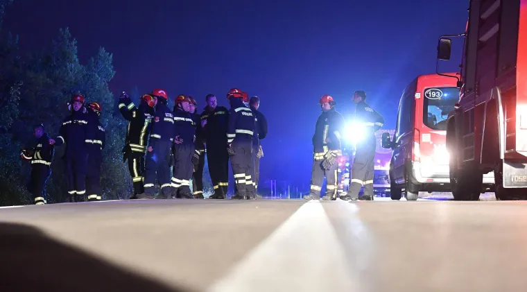 Zastra&scaron;ujući prizori s požari&scaron;ta na &scaron;ibenskom području: Pogledajte &scaron;to je vatrena buktinja ostavila iza sebe