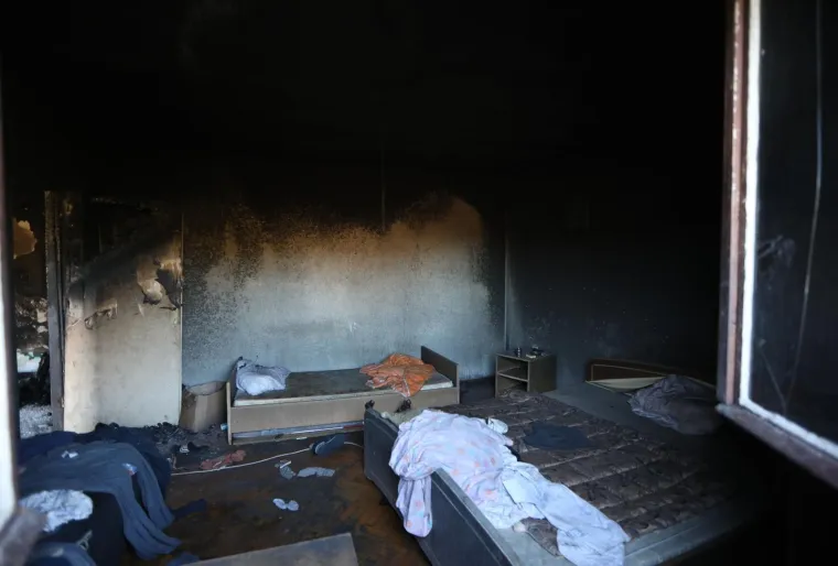 Pogledajte &scaron;to je požar kod &Scaron;ibenika napravio u naseljenim mjestima: Stanovnici pokupili tek osnovno i dali se u bijeg