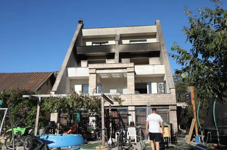 Pogledajte &scaron;to je požar kod &Scaron;ibenika napravio u naseljenim mjestima: Stanovnici pokupili tek osnovno i dali se u bijeg