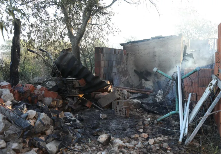 Pogledajte &scaron;to je požar kod &Scaron;ibenika napravio u naseljenim mjestima: Stanovnici pokupili tek osnovno i dali se u bijeg