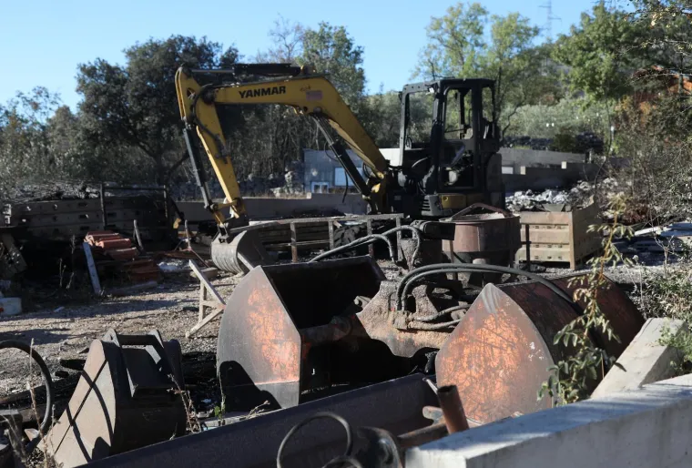 Pogledajte stra&scaron;ne posljedice požara u Raslini: Ljudi u suzama gledaju svoje izgorjele kuće, automobile...