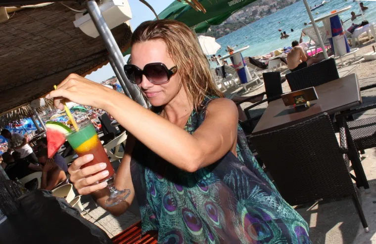 Vlatka Pokos i danas uveseljava u bikiniju, ali ranije je voljela skinuti gornji dio: Kakav je to toples bio!