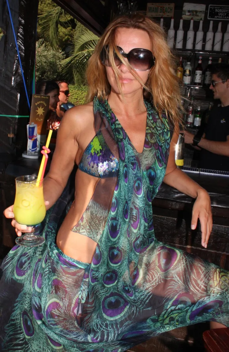 Vlatka Pokos i danas uveseljava u bikiniju, ali ranije je voljela skinuti gornji dio: Kakav je to toples bio!