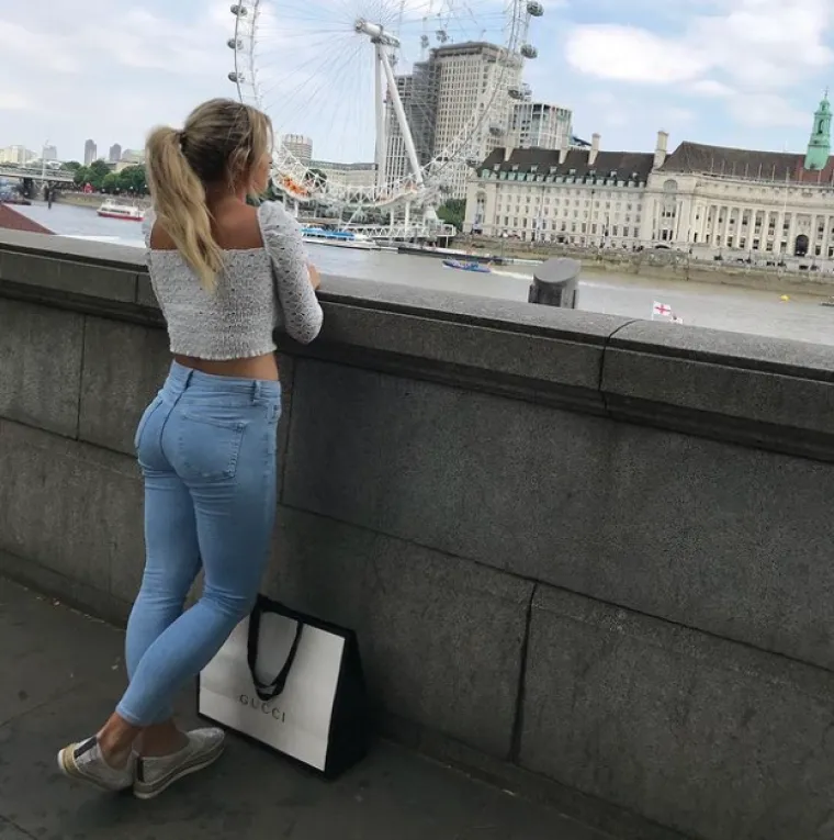 Slavna hrvatska tenisačica skinula se u minijaturni badić s tangama i pokazala rasko&scaron;ne obline