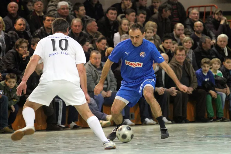 Dalibor Poldrugač &ndash; je jedno od onih imena koje čak i najzagriženiji nogometni fanatici na prvu povežu s Dinamom. Daleko od tog da je Poldrugač bio anonimac 2005. On je, naime, imao već osvojen naslov sa Zagrebom, a uzeo je i jedan naslov i s Dinamom. U ljeto 2005. oti&scaron;ao je u Slaven Belupo za koji je odigrao vi&scaron;e od 120 utakmica. 