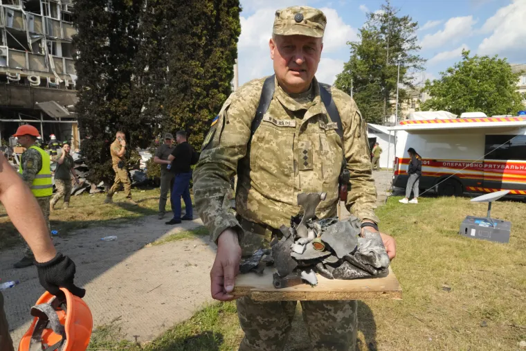 Slike užasa u ukrajinskom gradu Vinici u kojem je poginulo najmanje 20 ljudi, među njima i troje djece. Grad je daleko od prve crte boji&scaron;nice.