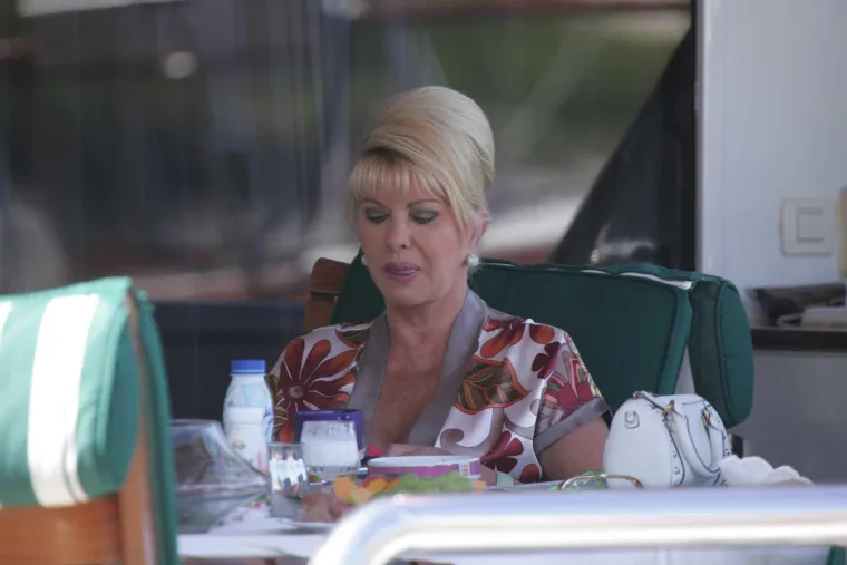 Ivana Trump voljela je luksuzne odmore: Jednom se pojavila s mlađahnim zaručnikom, talijanskim glumcem i modelom; A tu su i fotke iz braka s Trumpom