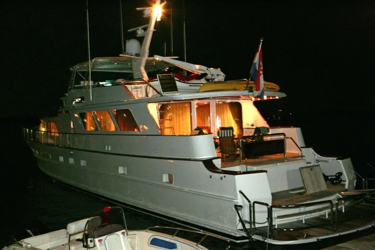 Ivana Trump voljela je luksuzne odmore: Jednom se pojavila s mlađahnim zaručnikom, talijanskim glumcem i modelom; A tu su i fotke iz braka s Trumpom